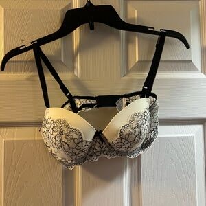 Elegant Lace Trimmed Bra - Black and Cream